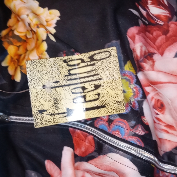 Womens Size S .Great Feeling.Rose Jacket. - Picture 5 of 5